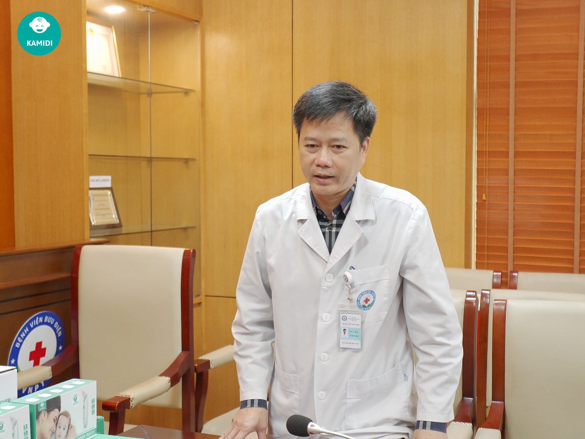 C7270.00 00 05 53.Still002