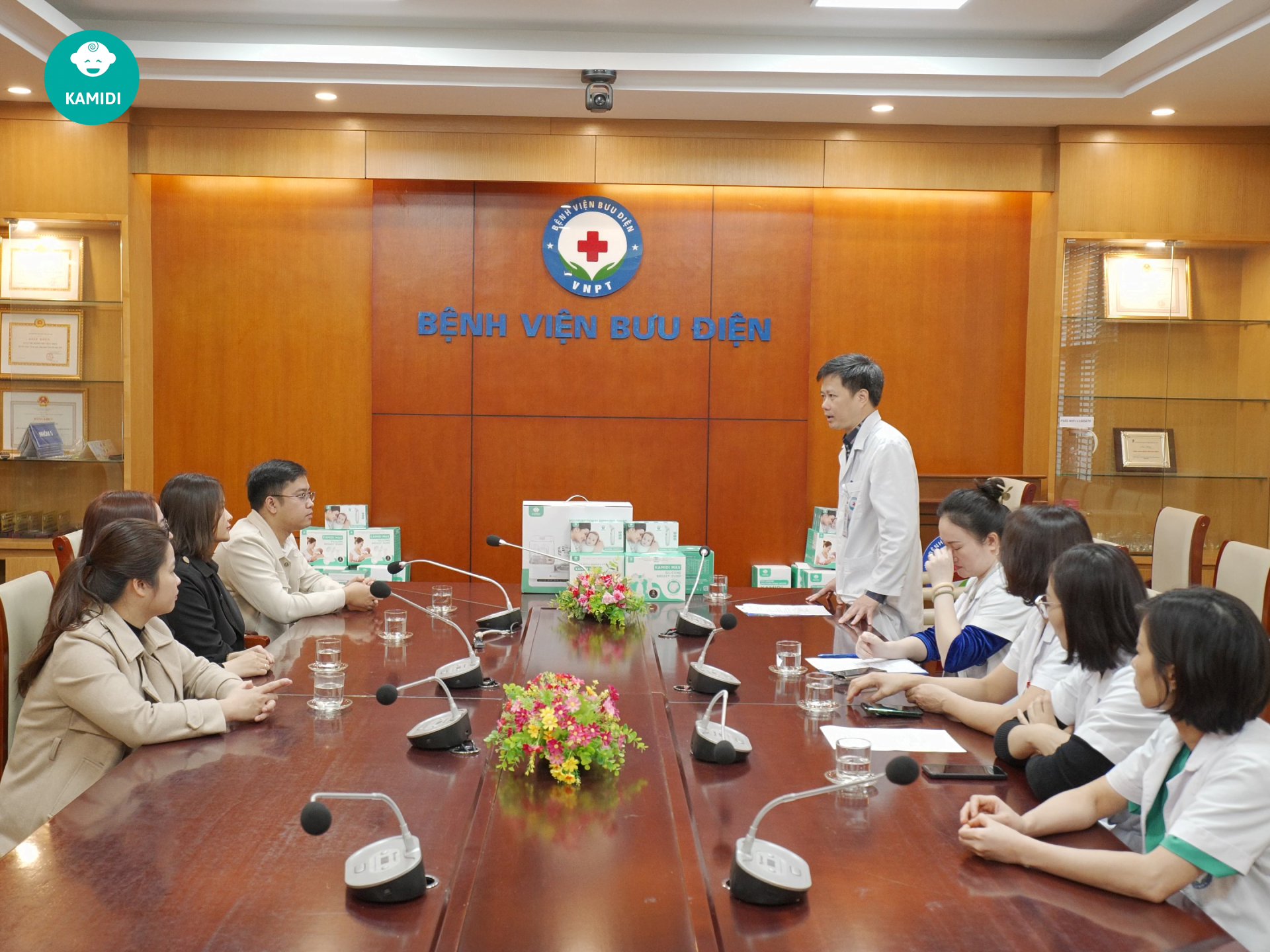 C7272.00 00 06 05.Still001