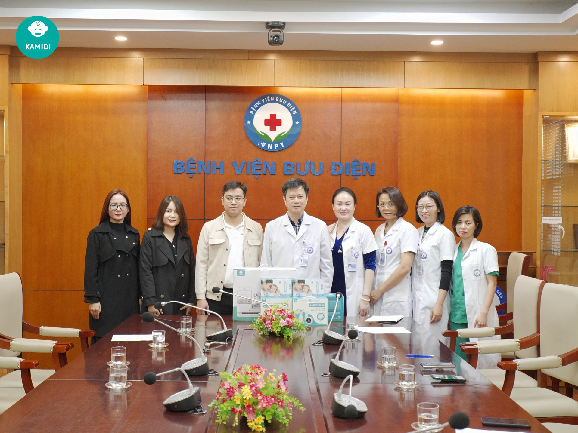 C7281.00 00 05 36.Still001