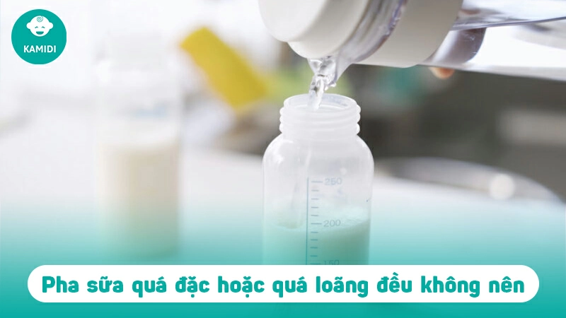 Pha sữa công thức sai tỉ lệ ảnh hưởng tới bé thế nào? 2 pha-sua-cong-thuc-sai-ti-le-1