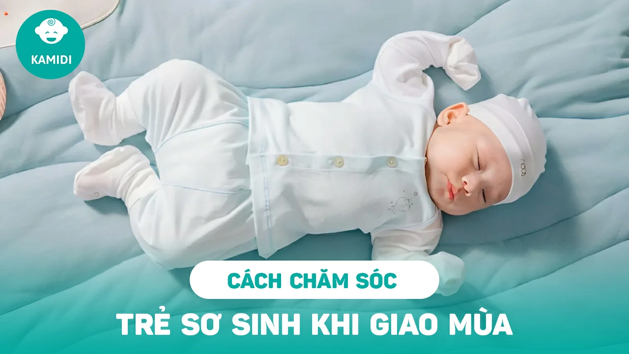 cham-soc-tre-so-sinh-khi-giao-mua