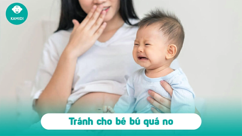 Trẻ sơ sinh bị ọc sữa phải làm sao? Cách xử lý hiệu quả 4 tre-so-sinh-bi-oc-sua-3