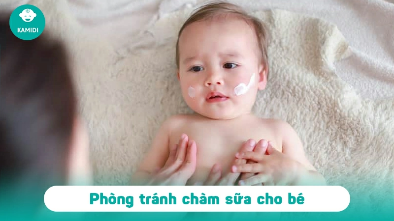 cham-sua-o-tre-so-sinh-4