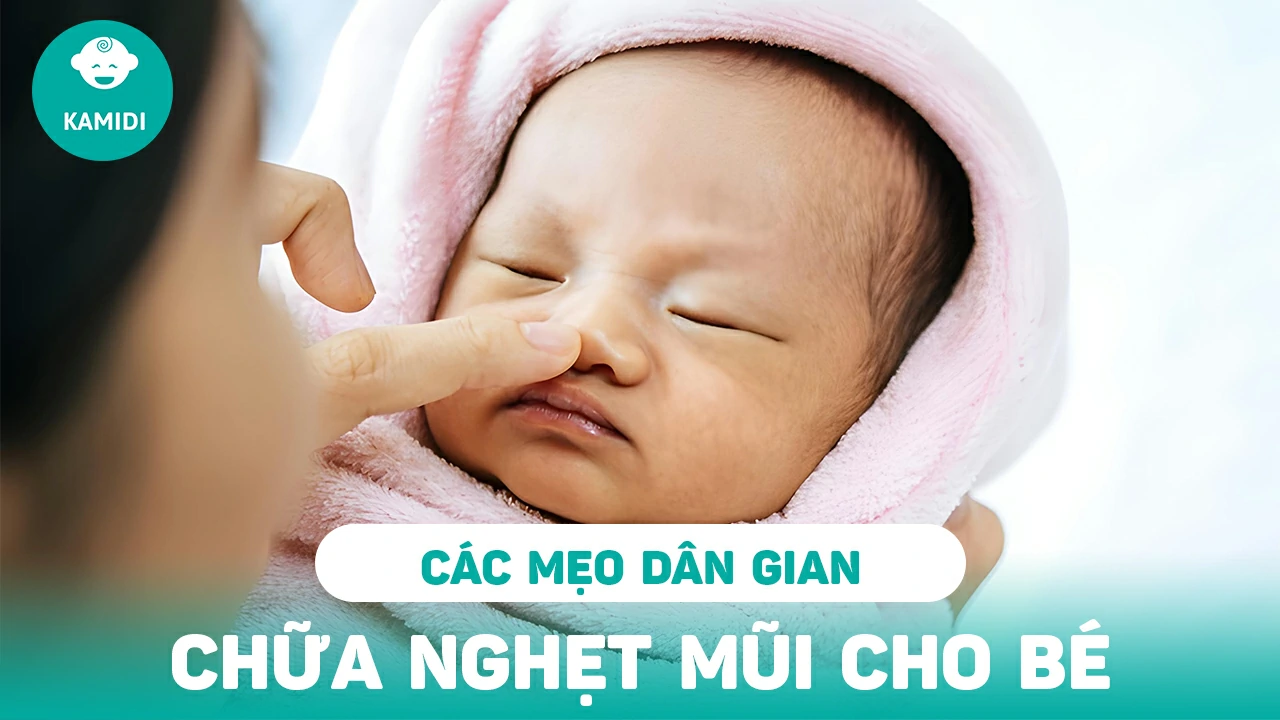 meo-dan-gian-chua-nghet-mui-cho-tre-so-sinh