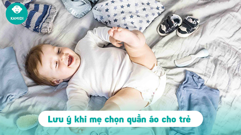 mac-quan-ao-cho-tre-so-sinh-4