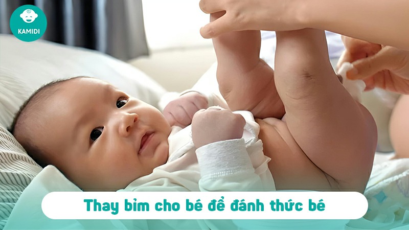 9 Cách đánh thức trẻ sơ sinh ngủ li bì dậy bú hiệu quả 5 cach-danh-thuc-tre-so-sinh-ngu-li-bi-4