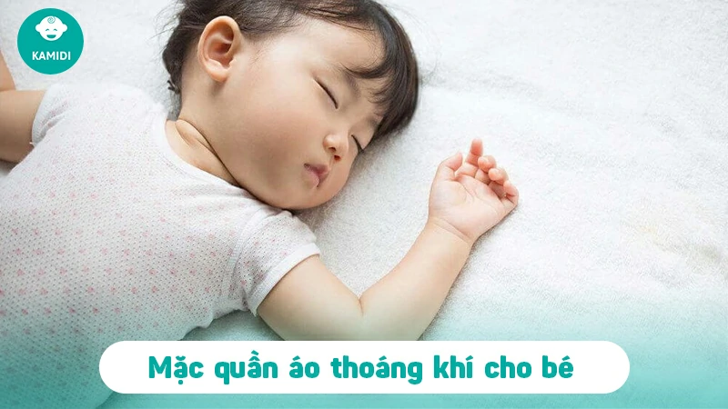 Bé ra mồ hôi trộm không sốt: Nguyên nhân và cách phòng tránh 4 be-ra-mo-hoi-trom-3