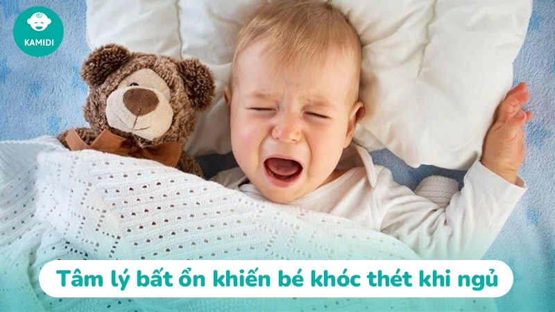 Bé đang ngủ tự nhiên khóc thét lên là do đâu? Cách xử lý 3 be-dang-ngu-tu-nhien-khoc-thet-3