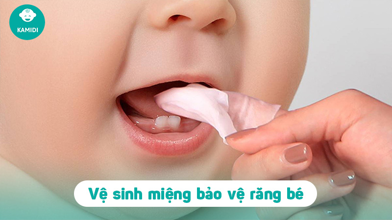 Những điều mẹ nên biết khi vệ sinh miệng cho trẻ sơ sinh 2 ve-sinh-mieng-cho-tre-so-sinh-1
