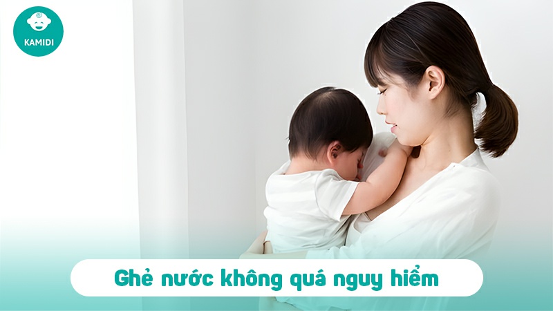 Trẻ bị ghẻ nước tắm lá gì mau hết? Mẹo dân gian trị ghẻ nước cho bé 3 tre-bi-ghe-nuoc-2