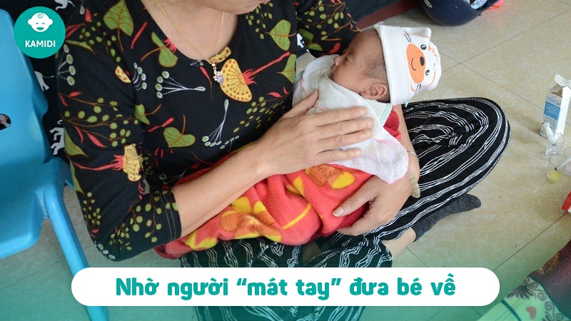 Thủ tục đón trẻ sơ sinh từ viện về nhà theo kinh nghiệm dân gian 2 thu-tuc-don-tre-so-sinh-tu-vien-ve-nha-1