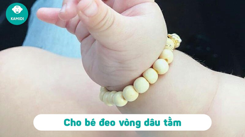 cach-tranh-via-cho-tre-so-sinh-khi-ra-ngoai-2