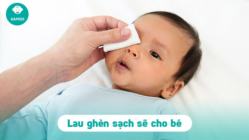 meo-chua-dau-mat-do-cho-tre-so-sinh-4