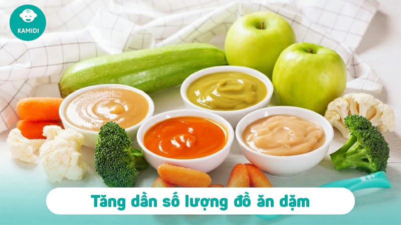 Bé 5 tháng ăn dặm được chưa? Cần lưu ý những gì khi cho bé ăn dặm 4 be-5-thang-an-dam-duoc-chua-3