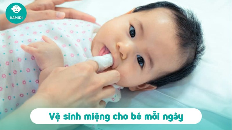 Trẻ bị nấm miệng: Nguyên nhân, dấu hiệu và cách khắc phục 5 tre-bi-nam-mieng-4
