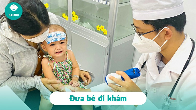 Triệu chứng sốt xuất huyết ở trẻ em là gì? Ba mẹ nên xử lý thế nào khi bé bị sốt xuất huyết 4 trieu-chung-sot-xuat-huyet-o-tre-em-3