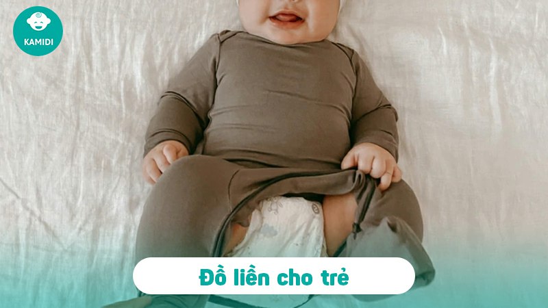 Trẻ sơ sinh nên mặc đồ liền hay đồ rời? Tìm hiểu ưu điểm từng loại 2 tre-so-sinh-nen-mac-do-lien-hay-do-roi-1
