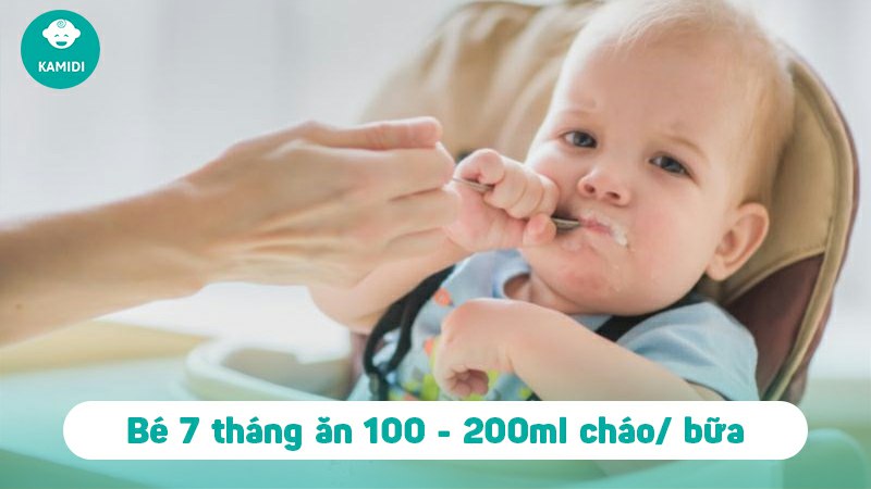 Bé 7 tháng ăn bao nhiêu ml cháo là đủ và an toàn? 2 be-7-thang-an-bao-nhieu-ml-chao-1