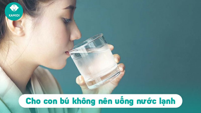 Mẹ uống nước lạnh cho con bú có sao không? 2 me-uong-nuoc-lanh-cho-con-bu-co-sao-khong-1