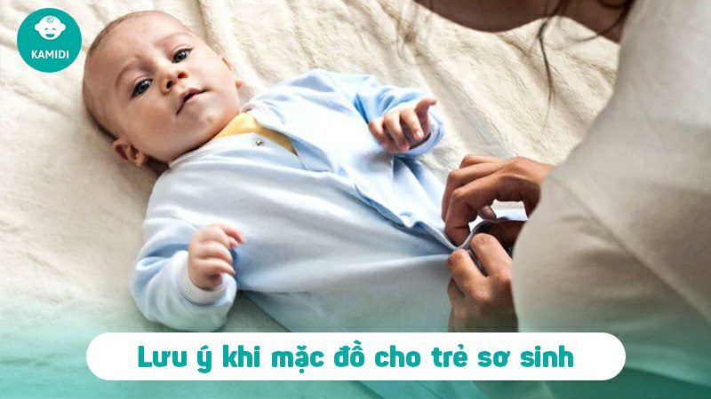 Trẻ sơ sinh nên mặc đồ liền hay đồ rời? Tìm hiểu ưu điểm từng loại 6 tre-so-sinh-nen-mac-do-lien-hay-do-roi-5