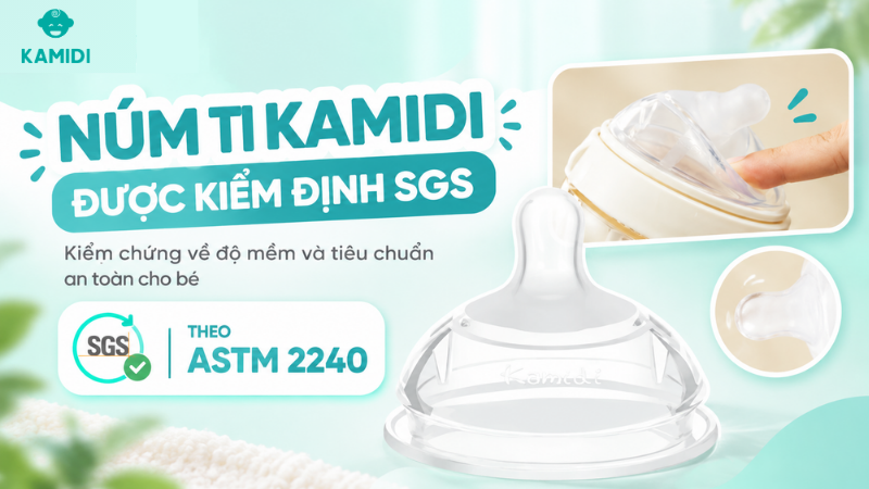 Núm ti Kamidi được thiết kế mềm mại, hướng đến cảm giác gần gũi và tự nhiên hơn cho bé khi làm quen với bình sữa.